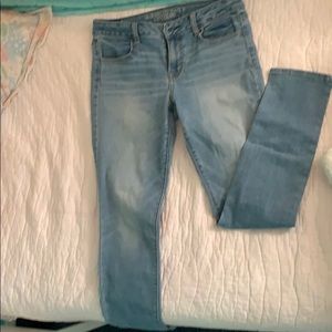 Light wash jeggings